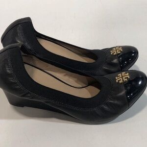 Women’s Tory Burch Stylish Black Leather Wedge Heels Size 7.5M